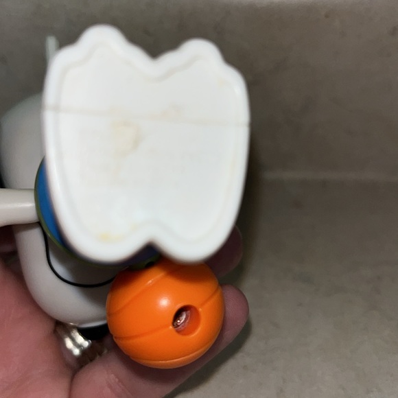 Peanuts - Snoopy McDonalds Happy Meal Toy Basketball player - Picture 5 of 6